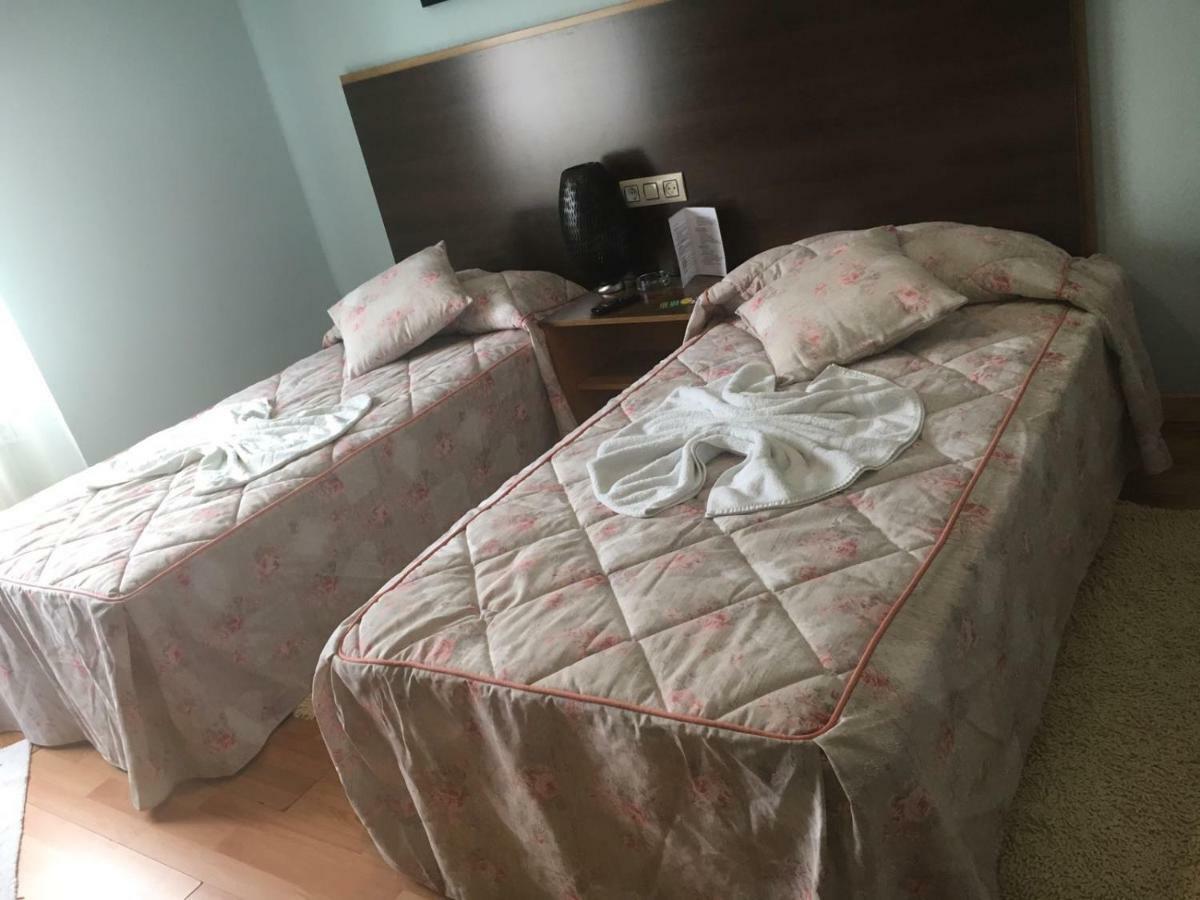 Hostal Goias Otel Oviedo Dış mekan fotoğraf