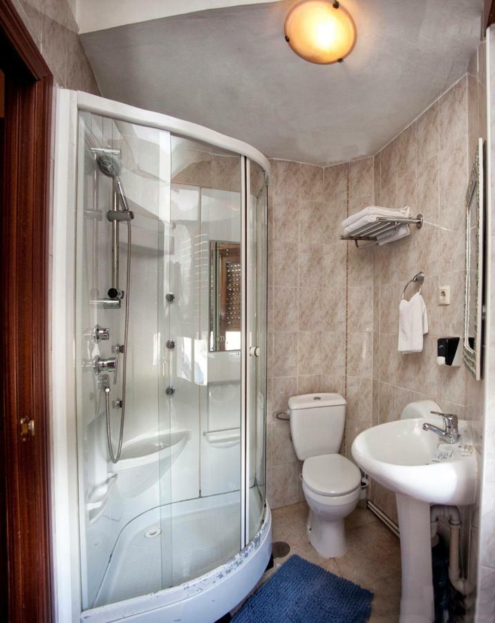 Hostal Goias Otel Oviedo Dış mekan fotoğraf